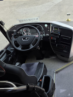 Autocarro Titanium